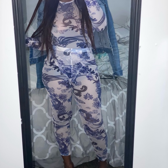 Mesh Suit - Picture 2 of 3